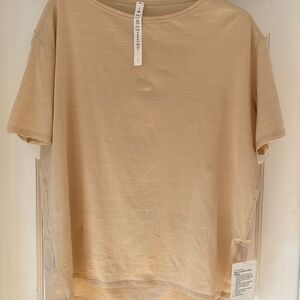 Lululemon Back in Action short sleeve top shirt